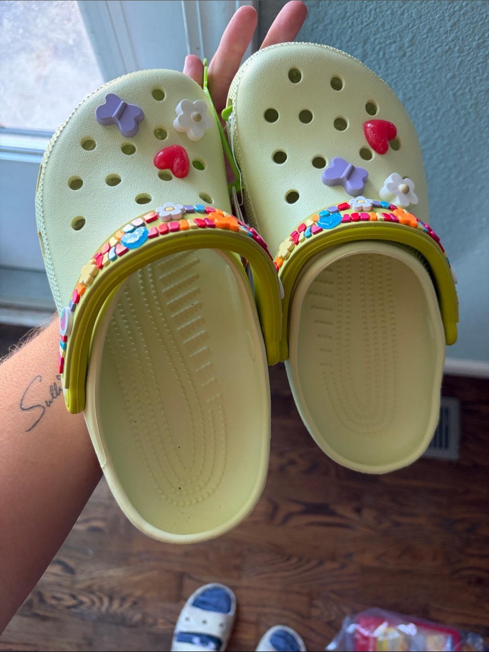 Light Green Kids' Clog Sandals with Decorative Charms